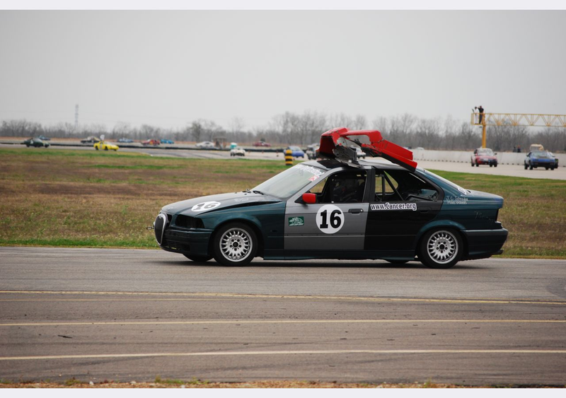Illustration for article titled Four Hours Into The Texas Gator-O-Rama 24 Hours Of LeMons, Corolla FX16 In The Lead!